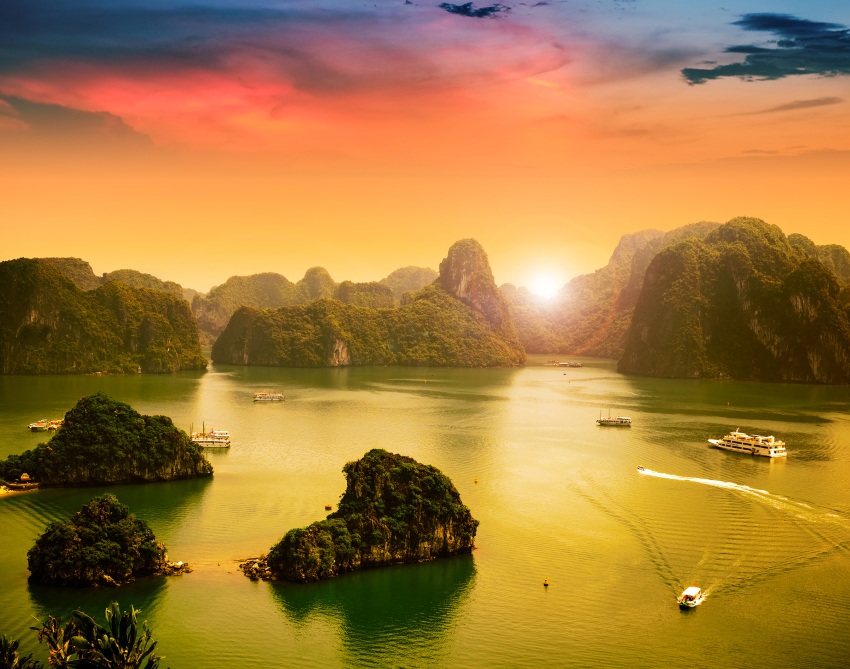 Wietnam-halong-wschod-Fotolia_79770510_Subscription_Monthly_M-cristaltran-1553x1223px-resize850x669px