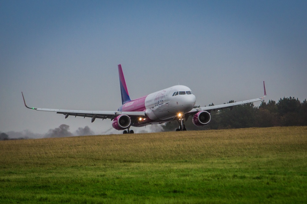 Wizzair-A321-official-FA_20151124_0331