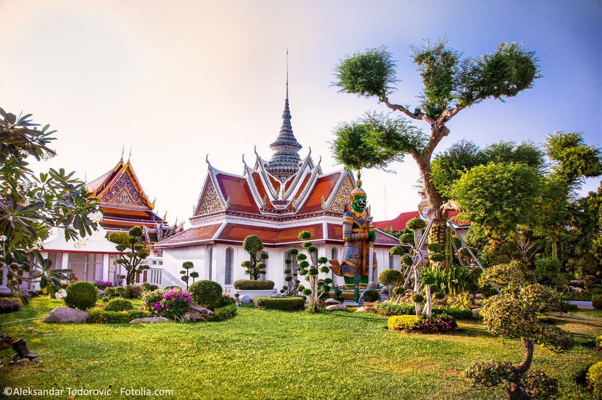 Bangkok Tajlandia Bangkok-Great-Palace-Fotolia_105109816_S_social