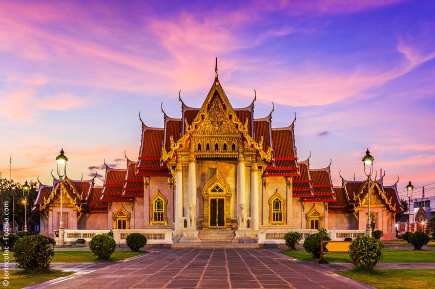 Bangkok Tajlandia, Thailand. The Marble Temple, Wat Benchamabopit Dusitvanaram at sunset.