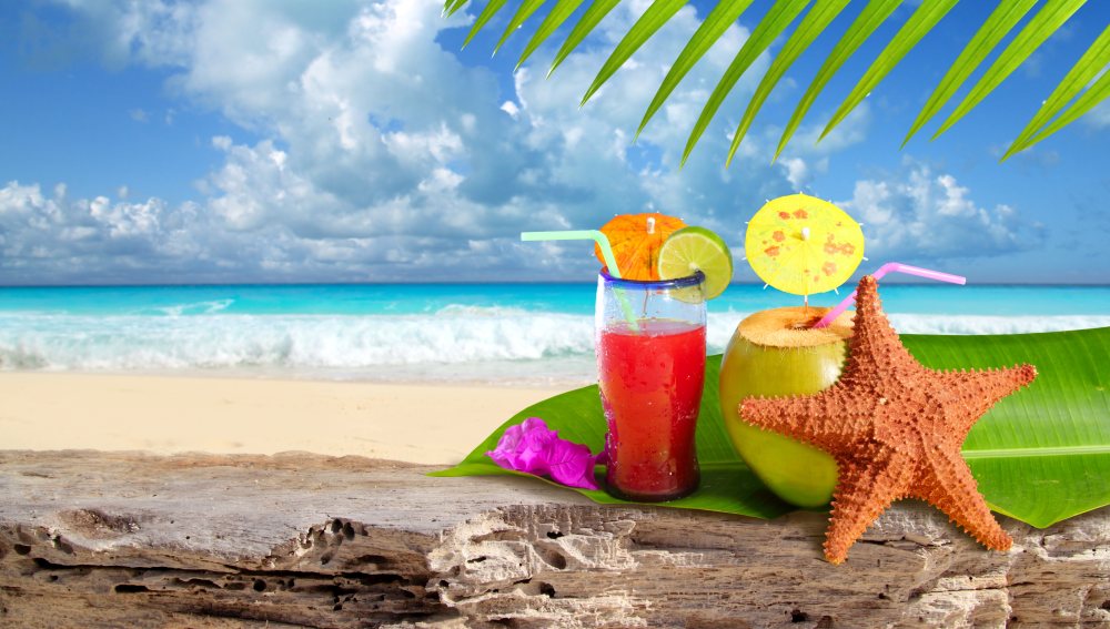 Dominikana-Karaiby-plaza-drink-Depositphotos_5124702_original-1000x567px