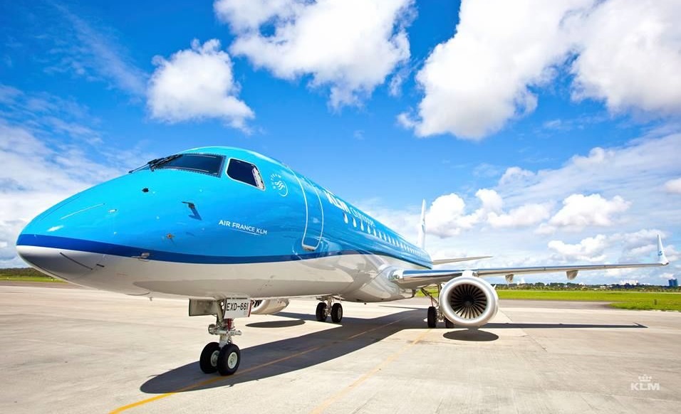 KLM-samolot-embraer-E190-official1-cut1