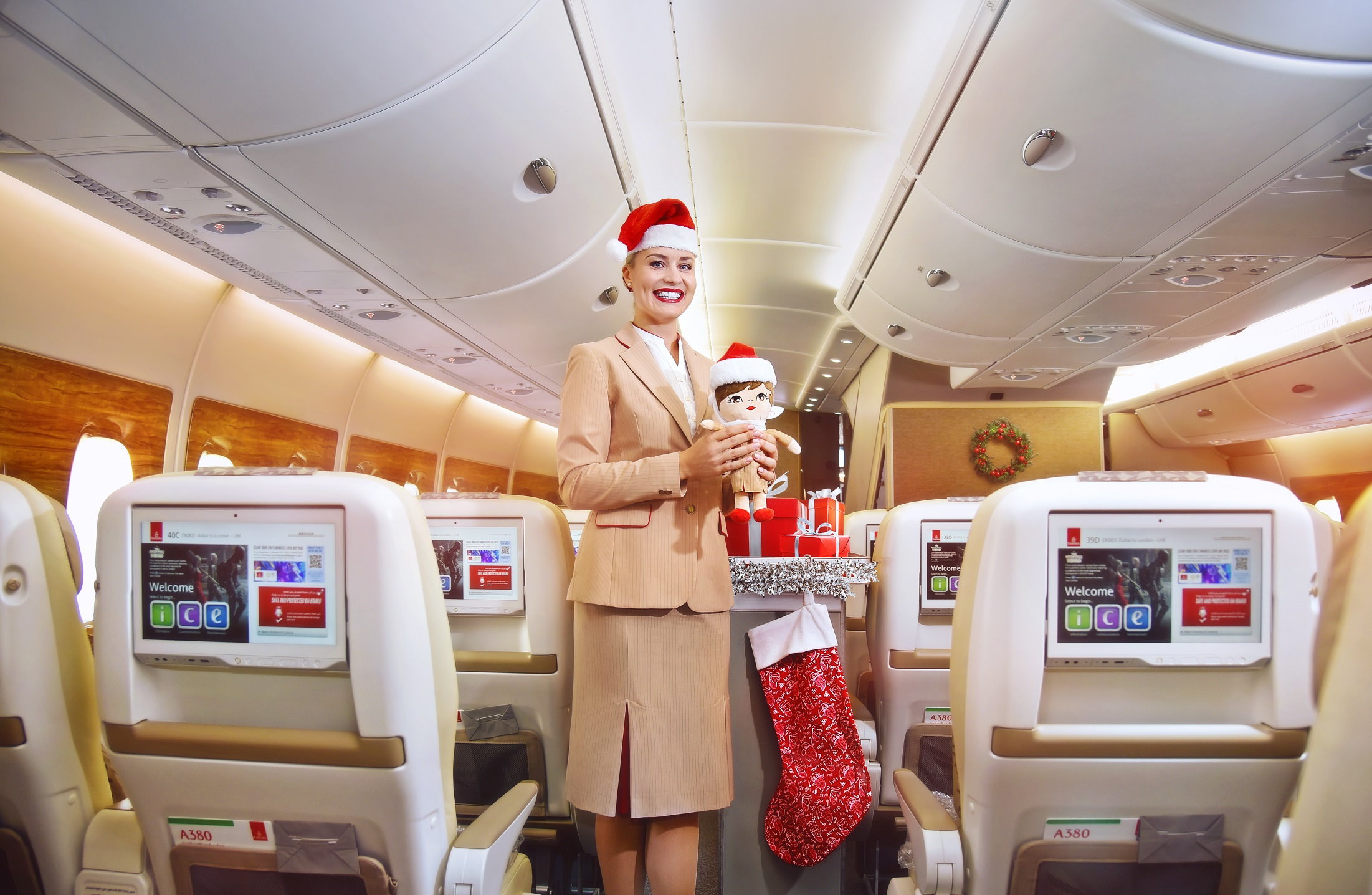Świąteczna atmosfera na pokładach samolotów Emirates